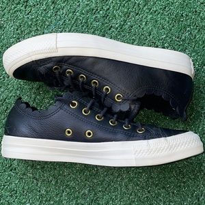 Converse All Star Frilly Thrills Low Size 7